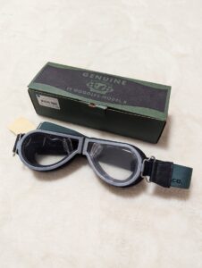 TT&COのゴーグル